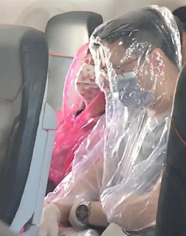 Strah u kostima: Od glave do pete u najlonu za let avionom
