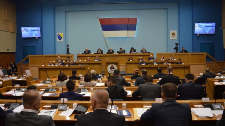 Narodna skupština RS slijepo vjeruje Dodiku: Veto na posjetu Đukanovića BiH