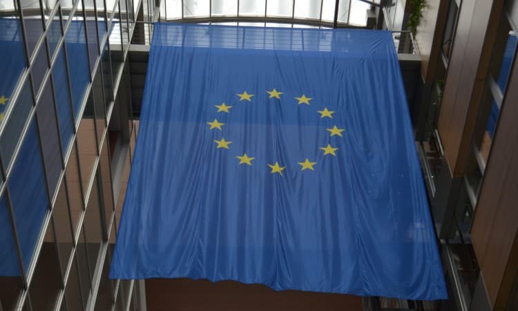 EU će uskoro otvoriti pristupne pregovore s Albanijom i Sjevernom Makedonijom o članstvu