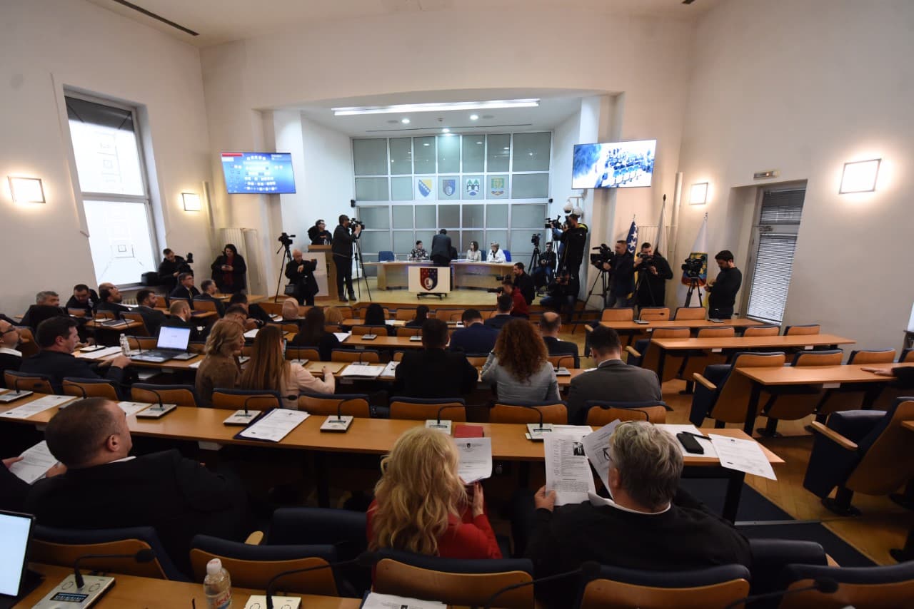 Nenadić odgovorio zastupnicima: Nećemo se baviti visokom politikom, nego ću s ministrima rješavati probleme građana