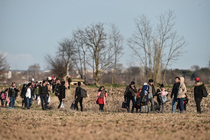 Ne smiruje se stanje s migrantima koji pokušavaju ući u Grčku