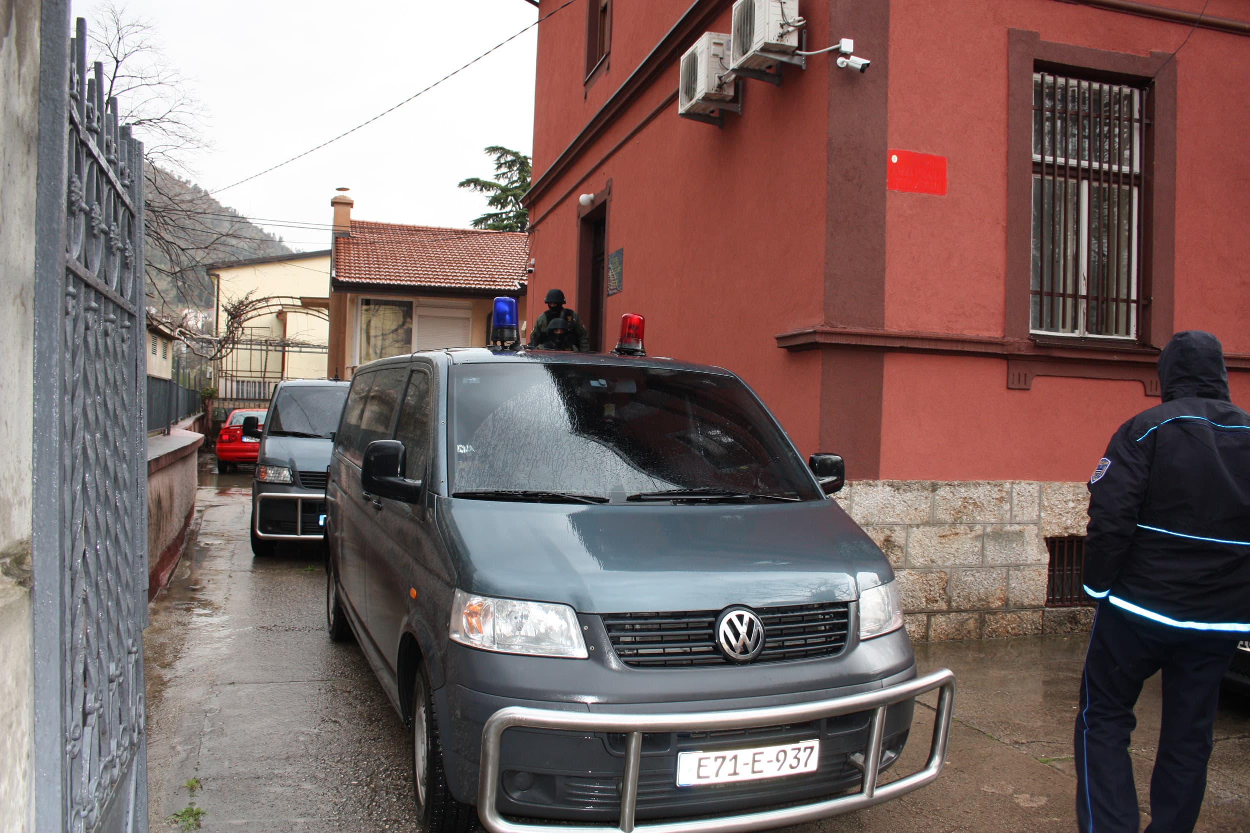 Pretresi u Mostaru i Konjicu, uhapšena trojica narkodilera