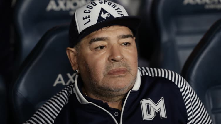Legendarni Maradona završio u samoizolaciji