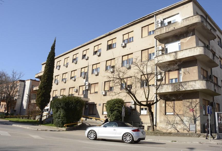 U Mostaru vlada strah, zaraženi muškarac posljednjih dana imao na stotine kontakata