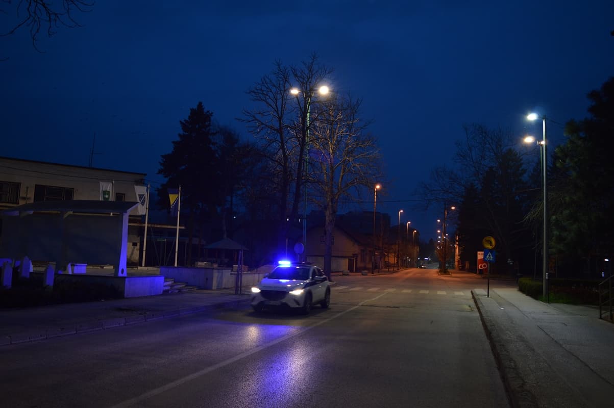 Ulice Visokog za vrijeme policijskog sata - Avaz