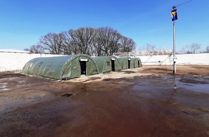 Na graničnom prelazu Bosanski Brod u šatorski karantin smještene 23 osobe