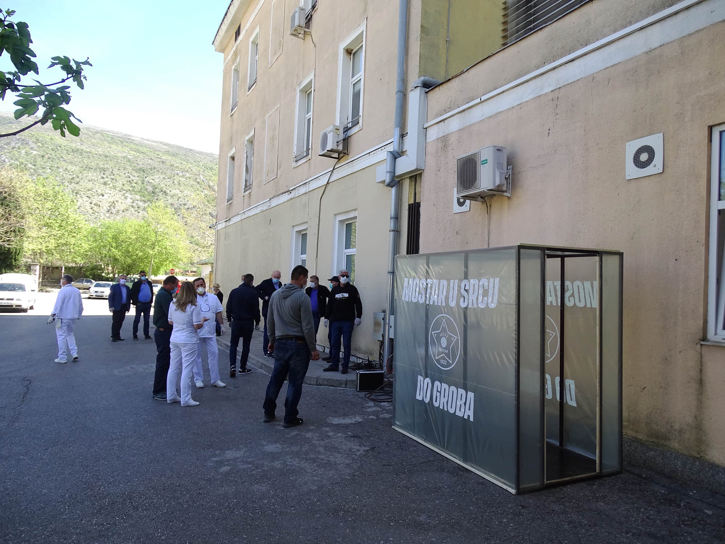 Prvi dezinfekcioni tunel od „Rođenih“ za bolnicu