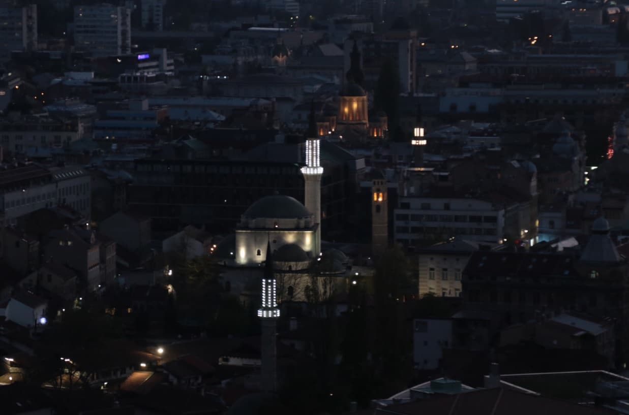 Pogledajte video: Pucanj iz topa označio početak svetog mjeseca