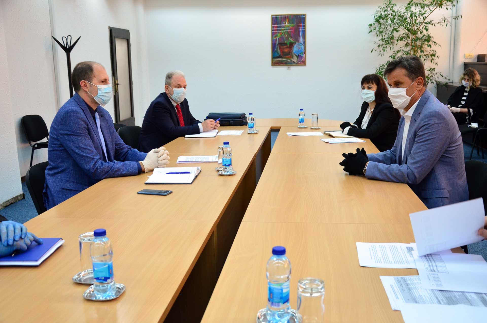 Premijeri Novalić i Nenadić razgovarali o mjerama za ublažavanje ekonomskih posljedica
