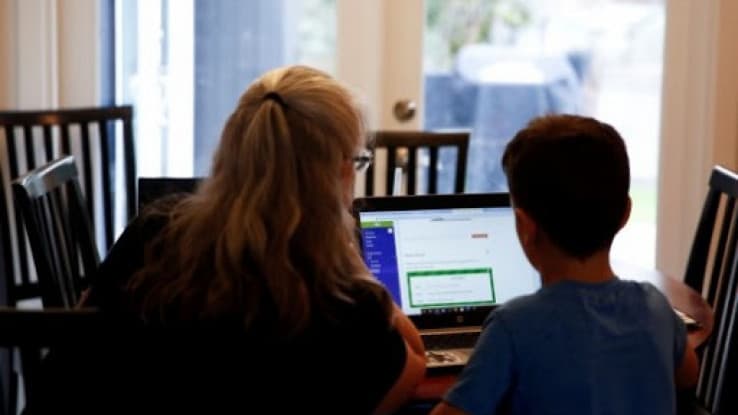 Osigurana oprema za praćenje online nastave za još 180 učenika iz BiH