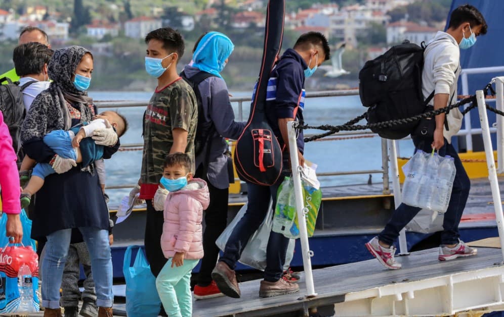 Migranti napuštaju zloglasni kamp na ostrvu