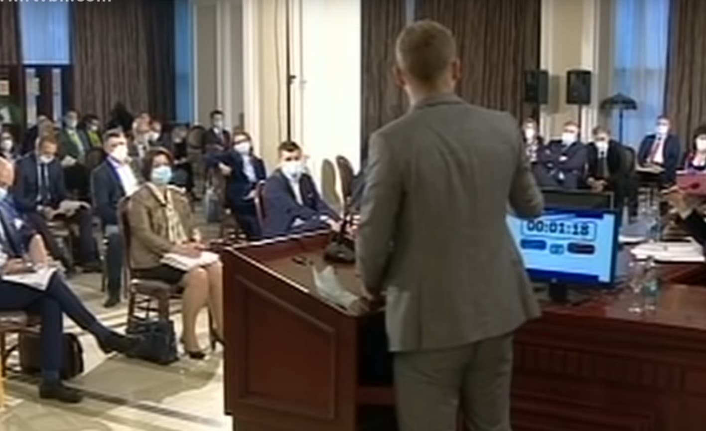 Novi šou: Stanivuković nije nosio masku, poslanici SNSD-a napustili sjednicu