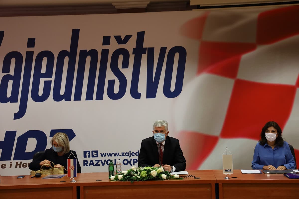 HDZ BiH: Oštro osuđujemo medijski linč protiv Katoličke crkve i kardinala Puljića
