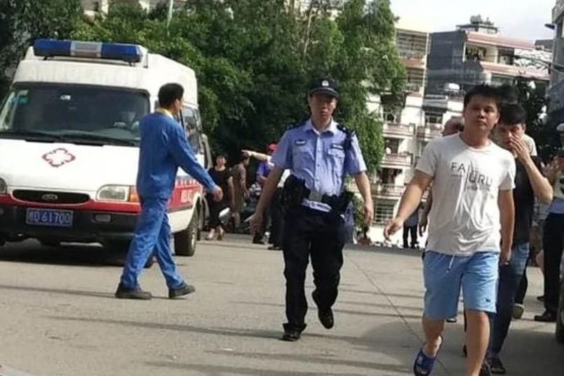 Školski čuvar u Kini nožem isjekao oko 40 djece i odraslih