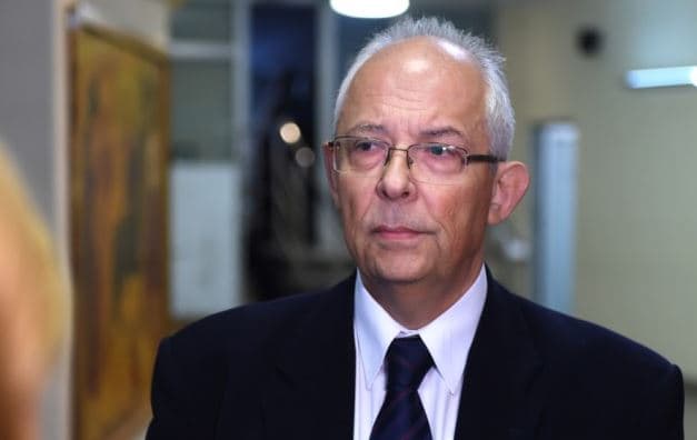 Dr. Kon: Rat protiv biološkog agensa - Avaz