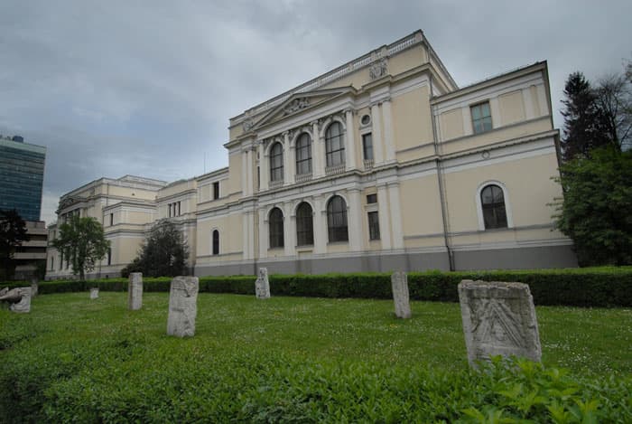 Vlada KS traži privremeno upravljanje u sedam ustanova kulture od državnog značaja