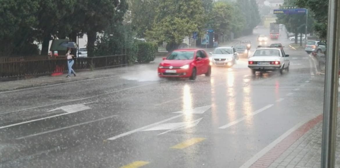 Najavljena kiša - Avaz