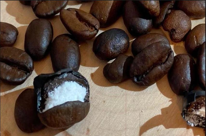 Paket adresiran na lika iz filma: U zrnima kafe krili kokain