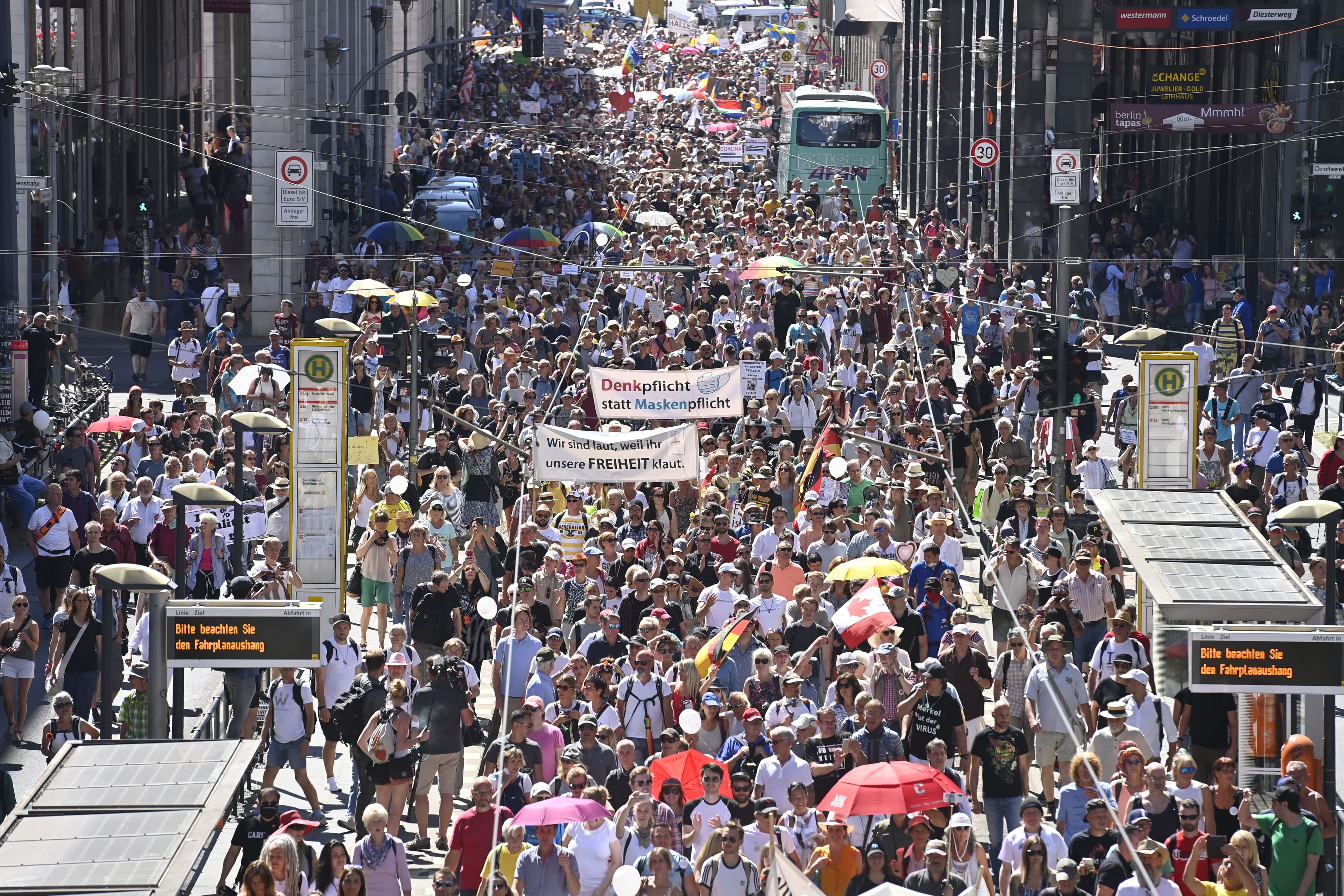 Protesti u Berlinu - Avaz