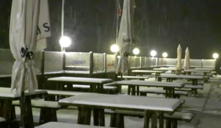 Iznenađenje na planinskom prijevoju: Sinoć u Italiji pao snijeg