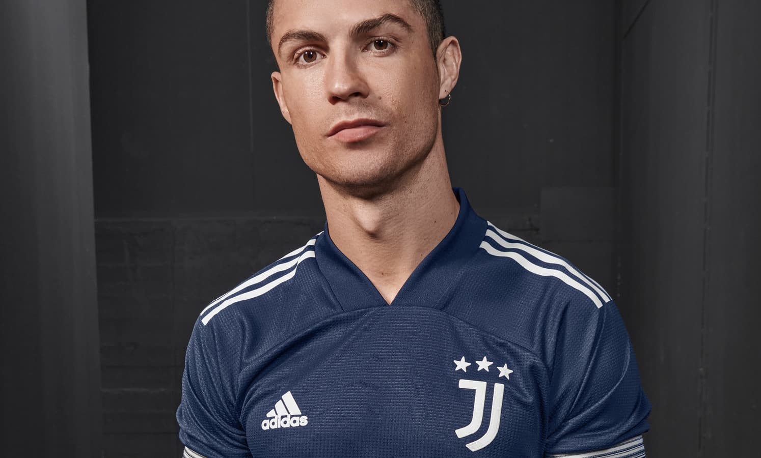 Ronaldo u ulozi modela: Juventus predstavio novi gostujući dres