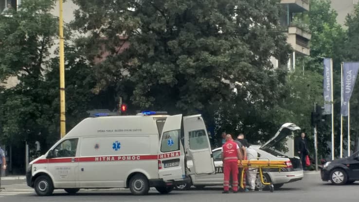 Mladić prevezen u Klinički centar Tuzla - Avaz