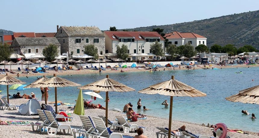 Gdje su se ‘izgubili‘ turisti: Ušlo 553.000 stranaca, a prijavljenih gostiju samo 275.480