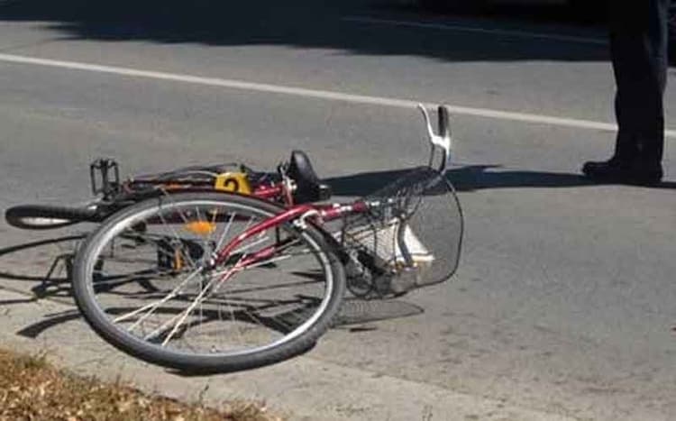 Automobil naletio na bicikliste, jedan teže povrijeđen