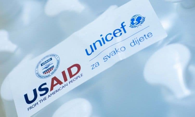 UNICEF BiH i USAID: Donacija sredstava za dezinfekciju školama u vrijednosti od 124.000 KM