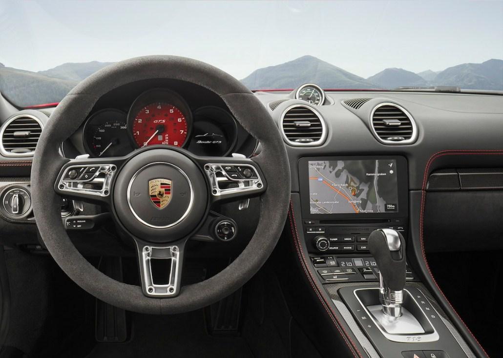Njemačka pokreće istragu protiv Porschea zbog benzinskih motora