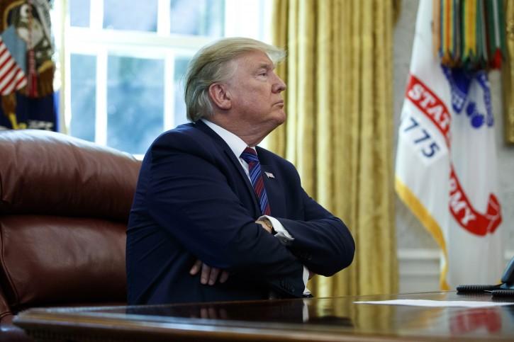 Donald Tramp u Bijeloj kući - Avaz