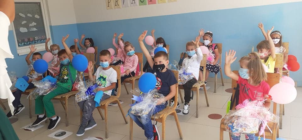 U OŠ "Kiseljak 2" učenici od prvog do devetog razreda sjeli u klupe