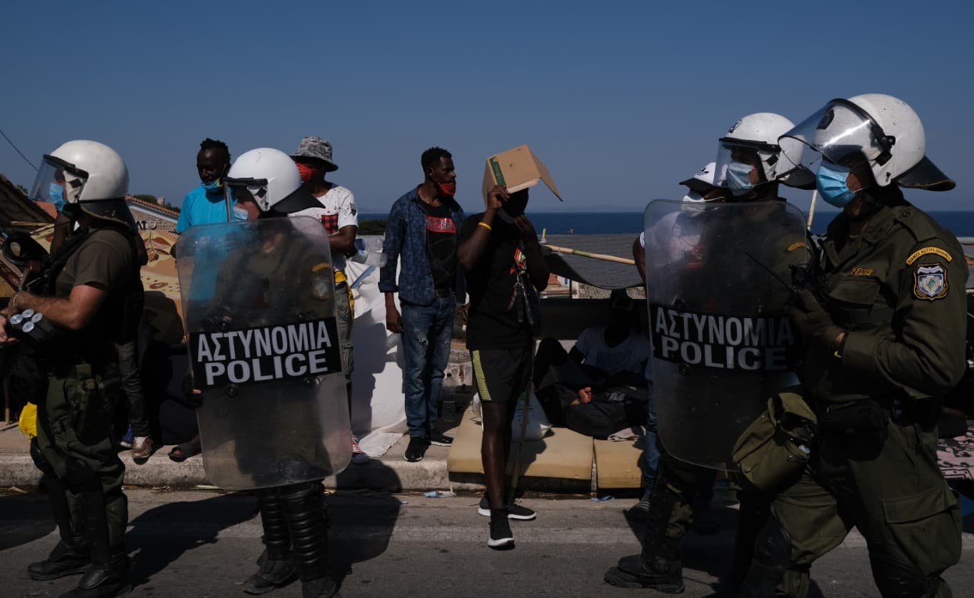 Protest hiljada migranata i izbjeglica nakon što je izgorio grčki izbjeglički kamp