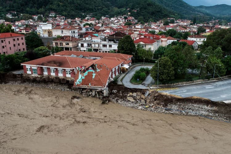 Apokaliptične scene iz Grčke, uragan "Janos" nosi sve pred sobom