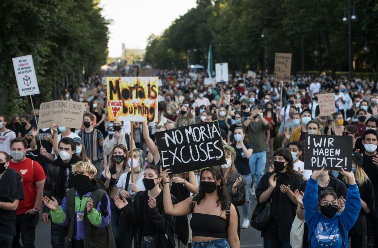 Demonstranti u Berlinu traže da zemlje EU puste migrante da uđu