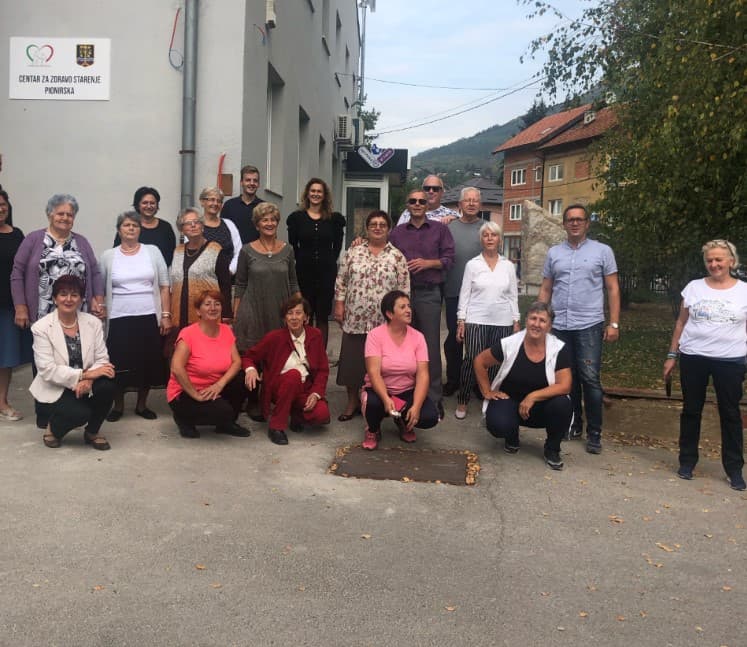 Uručeno 100 komada dezinfekcionih sredstava Centru za zdravo starenje Pionirska