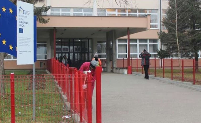 Lažno prijavio bombu da bi se pomirio s djevojkom