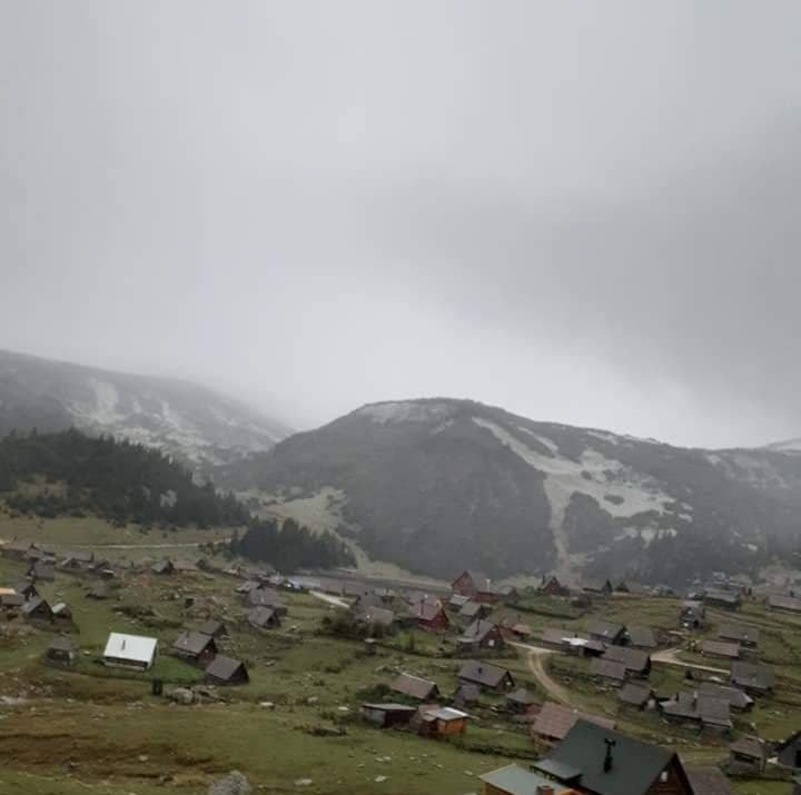 Snijeg pao na Prokoškom jezeru i bh. planinama