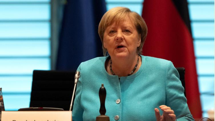 Merkel posjetila Navaljnog u bolnici