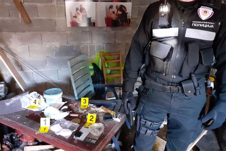 Tražili drogu, pronašli nelegalni starački dom