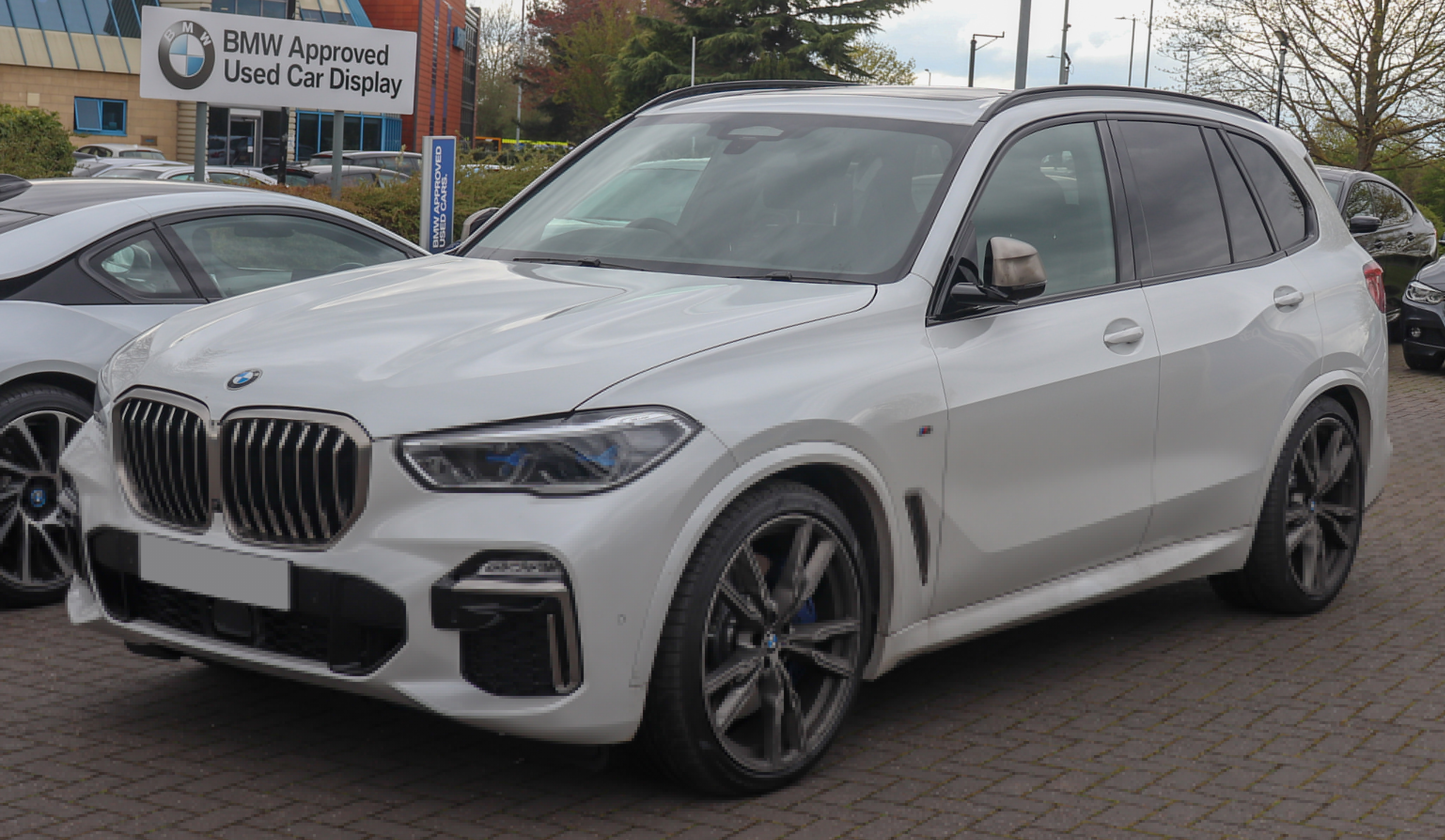 Policija oduzela skupocjeni BMW X5 za kojim traga Interpol