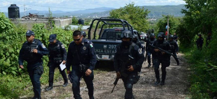 Ubijeno 14 napadača, ranjena trojica policajaca