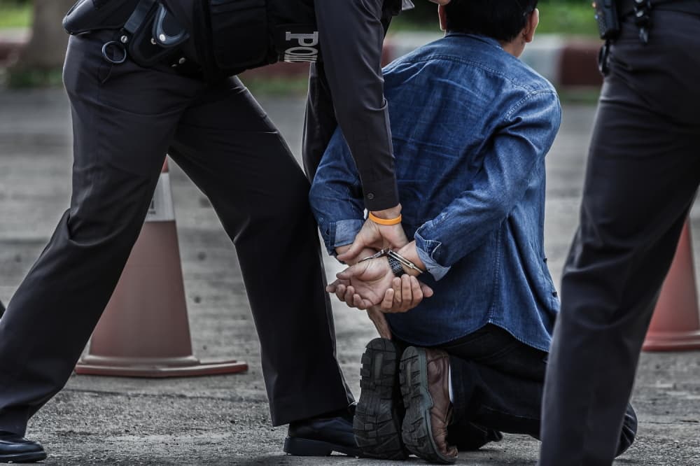 Zaplijenjeni heroin i kokain, drogu zakopavali u staklenim i plastičnim posudama