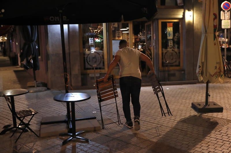 Belgija zatvara restorane i barove na mjesec dana