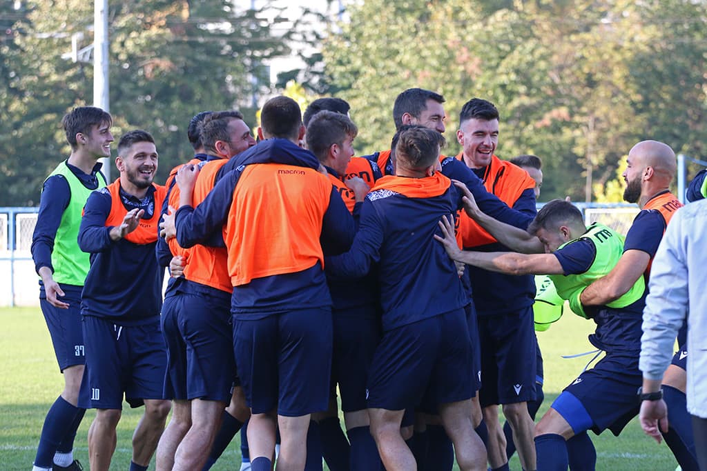 Svi fudbaleri Željezničara trenirali punim intenzitetom
