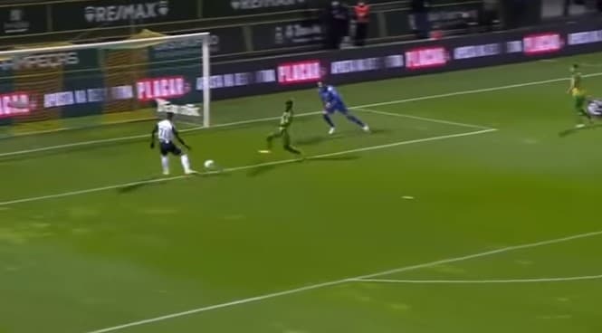 Promašaj sezone stiže iz Portugala, bukvalno neometan na prazan gol