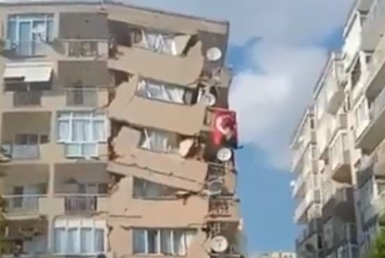 Pogledajte trenutke rušenja zgrada, samo u Izmiru srušeno njih 20