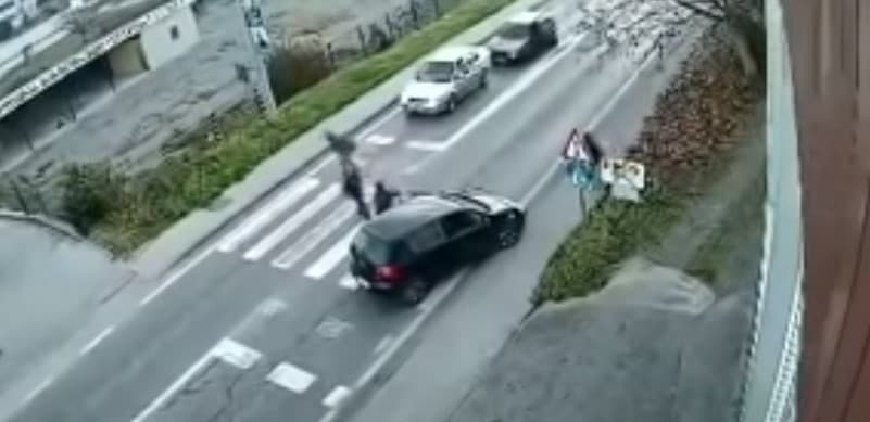 Na pješačkom prijelazu pokosio troje djece