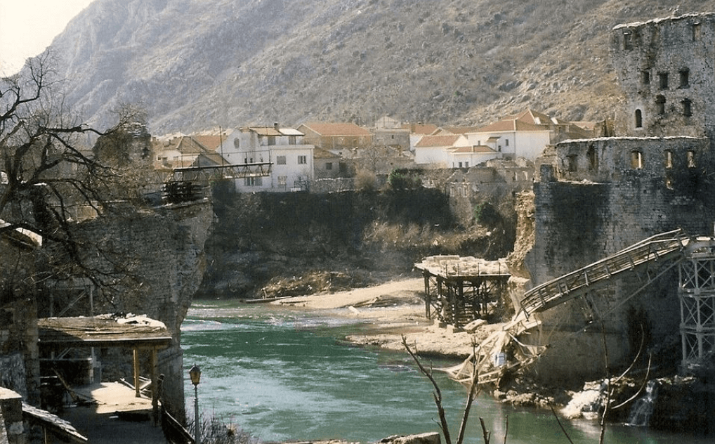 Na današnji dan prije 27 godina srušen Stari most