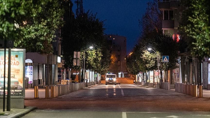 Zbog povećanog broja oboljelih od korone uveden policijski sat u Podgorici, Žabljaku i Cetinju